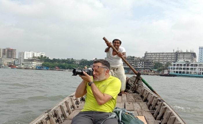 Experiencing Sadarghat in Dhaka tour