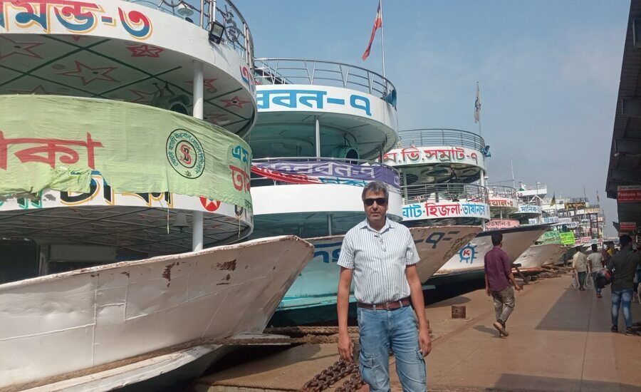 A tourist from Sweden in Bangladesh tour.